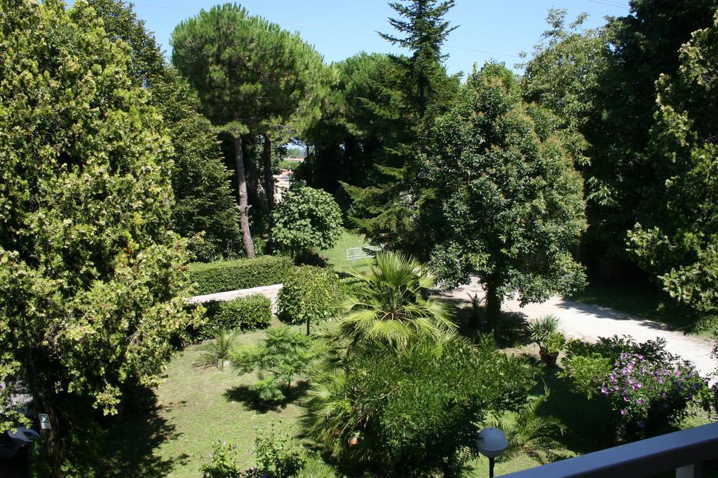 Albergo Da Siro Misano Adriatico Buitenkant foto