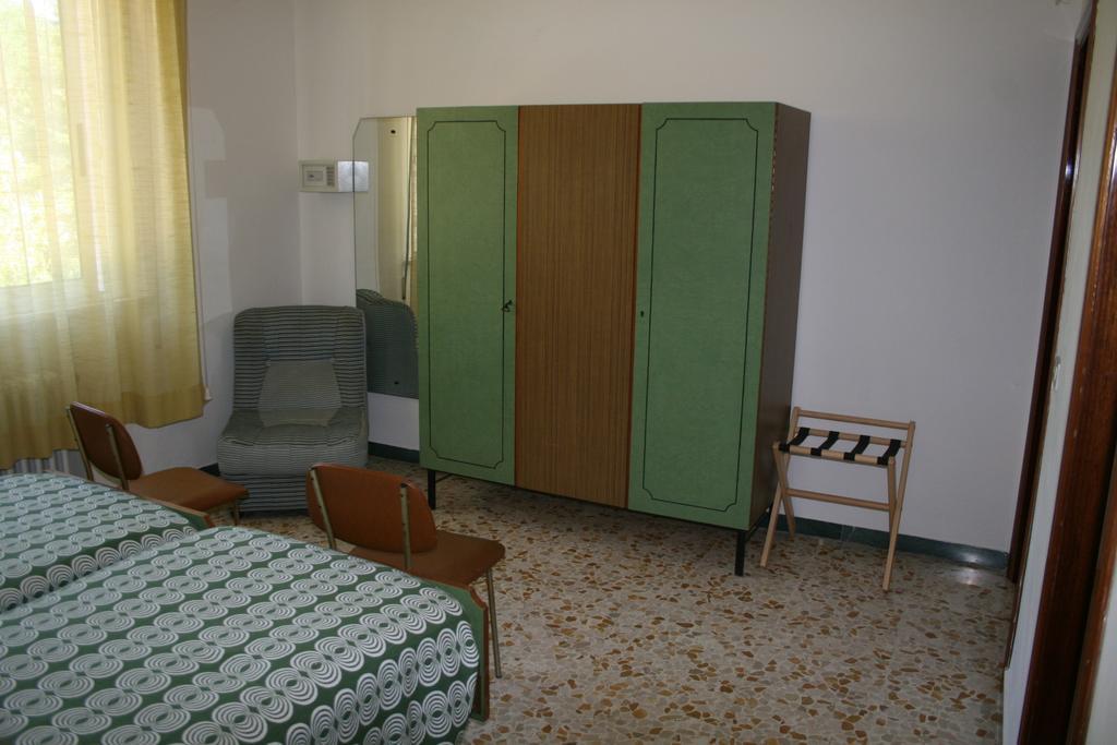 Albergo Da Siro Misano Adriatico Buitenkant foto