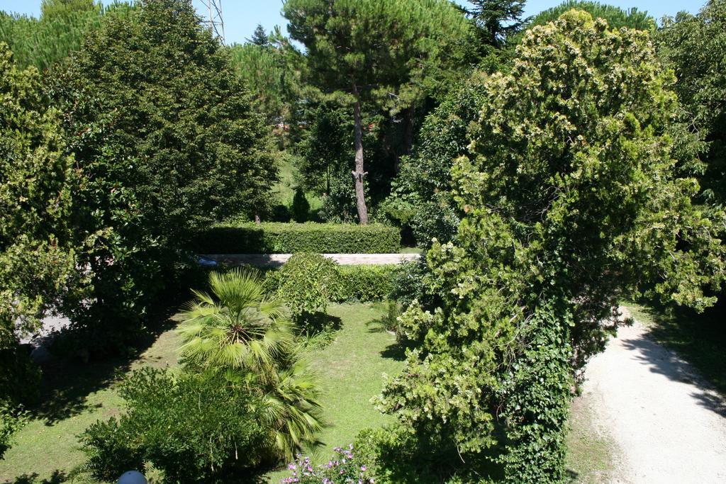 Albergo Da Siro Misano Adriatico Buitenkant foto